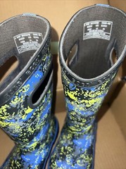 Bogs Rain Boots-Kids Size 10-Micro-cam style- Blue Multi Colr NWB Free Shipping!
