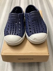 Native Jefferson Kids/Junior Shoes – Regatta Blue/Shell White – C5