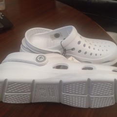 Joybees Kids Active Clogs White Size J5 NEW WITH TAGS.