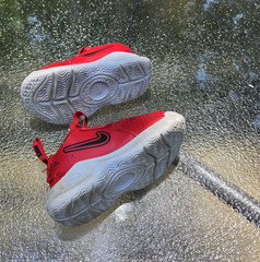 “Nike Flex Runner 3 (GS) Low University Red Size 5 1/2 Youth…”