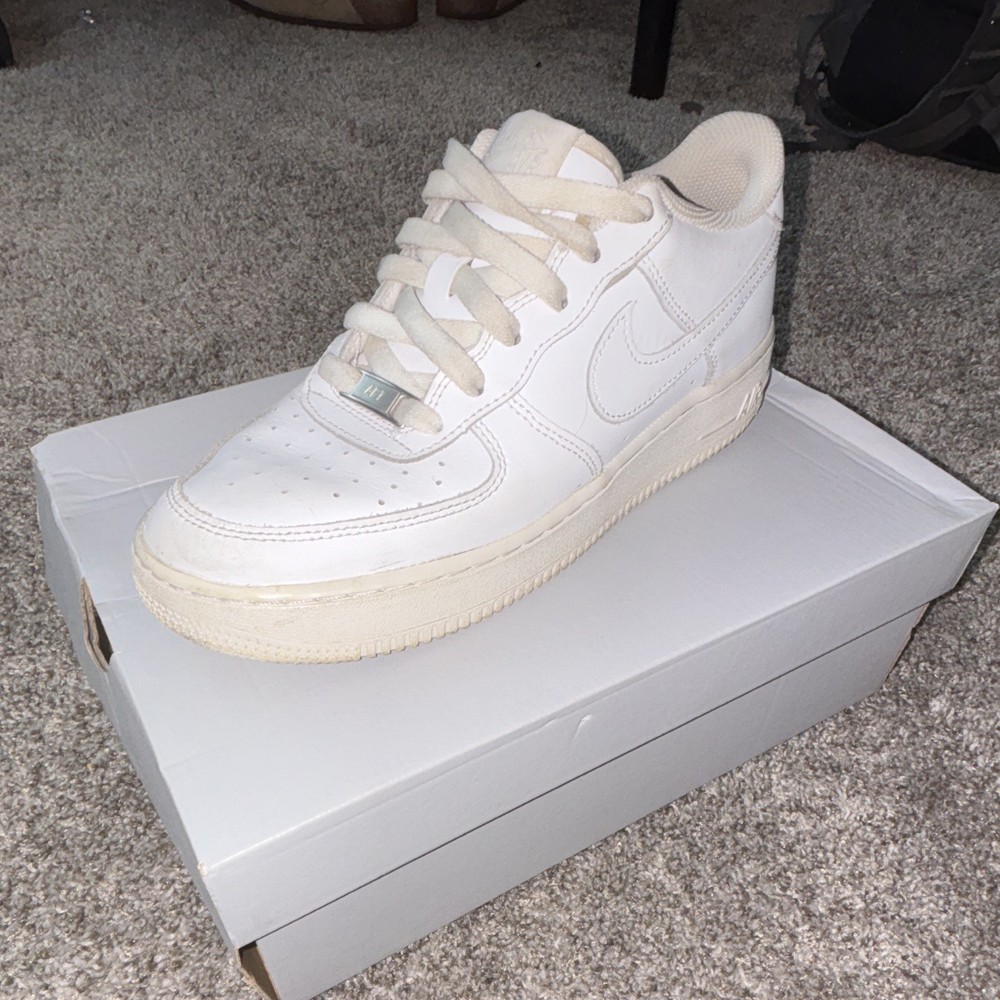 Nike Air Force 1 LE (GS) White Low Top Sneakers Unisex Kids 7Y DH2920-111