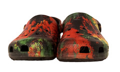 Crocs Classic Clogs Spray Paint Print Clog Multi Color Women’s 6 Youth/Men’s 4