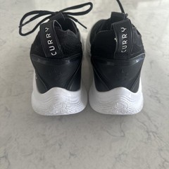 Size 6.5 (GS) – Under Armour Curry Flow 8 Low Black White