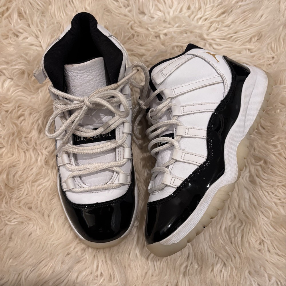 Nike Air Jordan Retro 11 Gratitude Defining Moments Sneakers Size 2Y