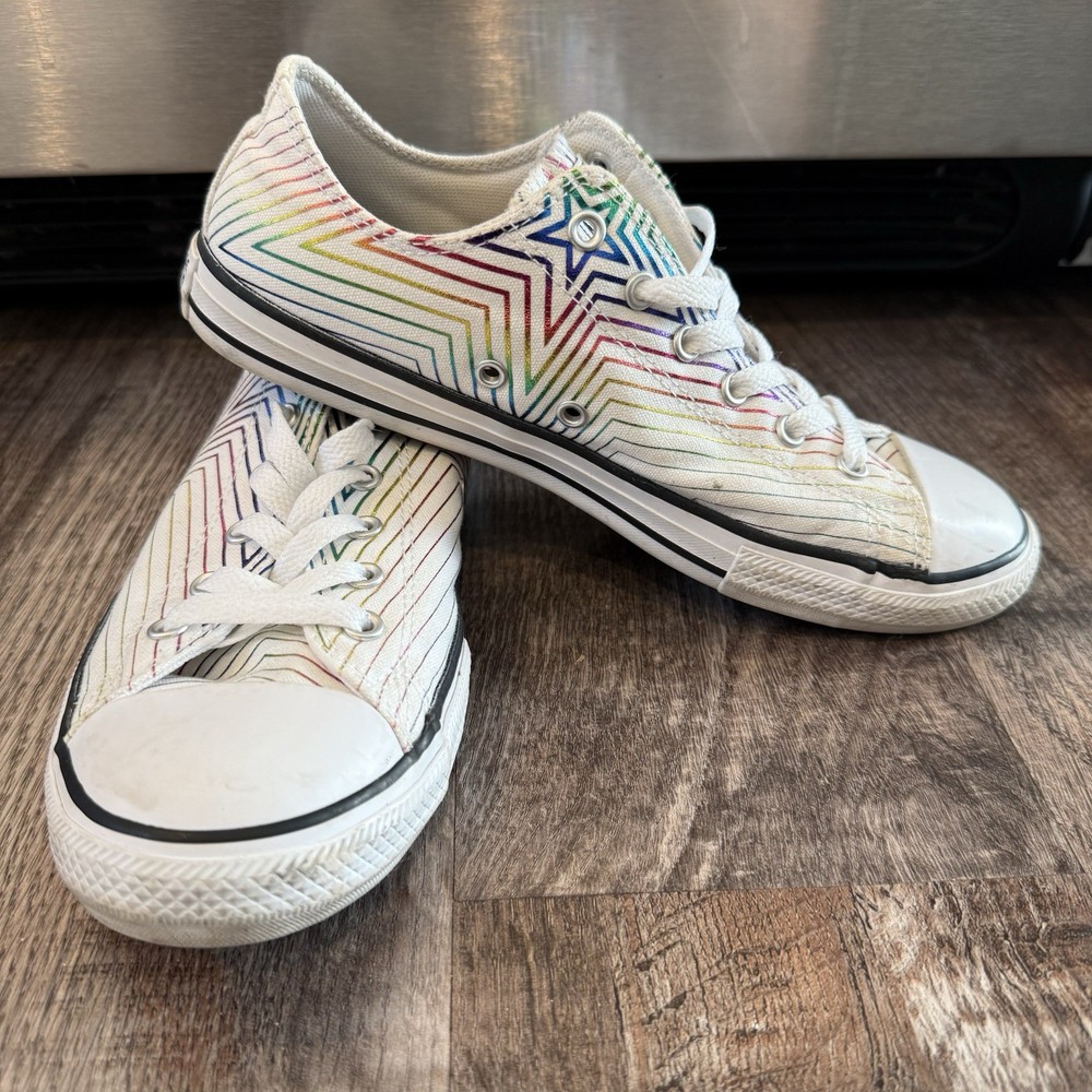 Converse Chuck Taylor All Star Low Junior Size 6 Lace Up Iridescent Rainbow Star