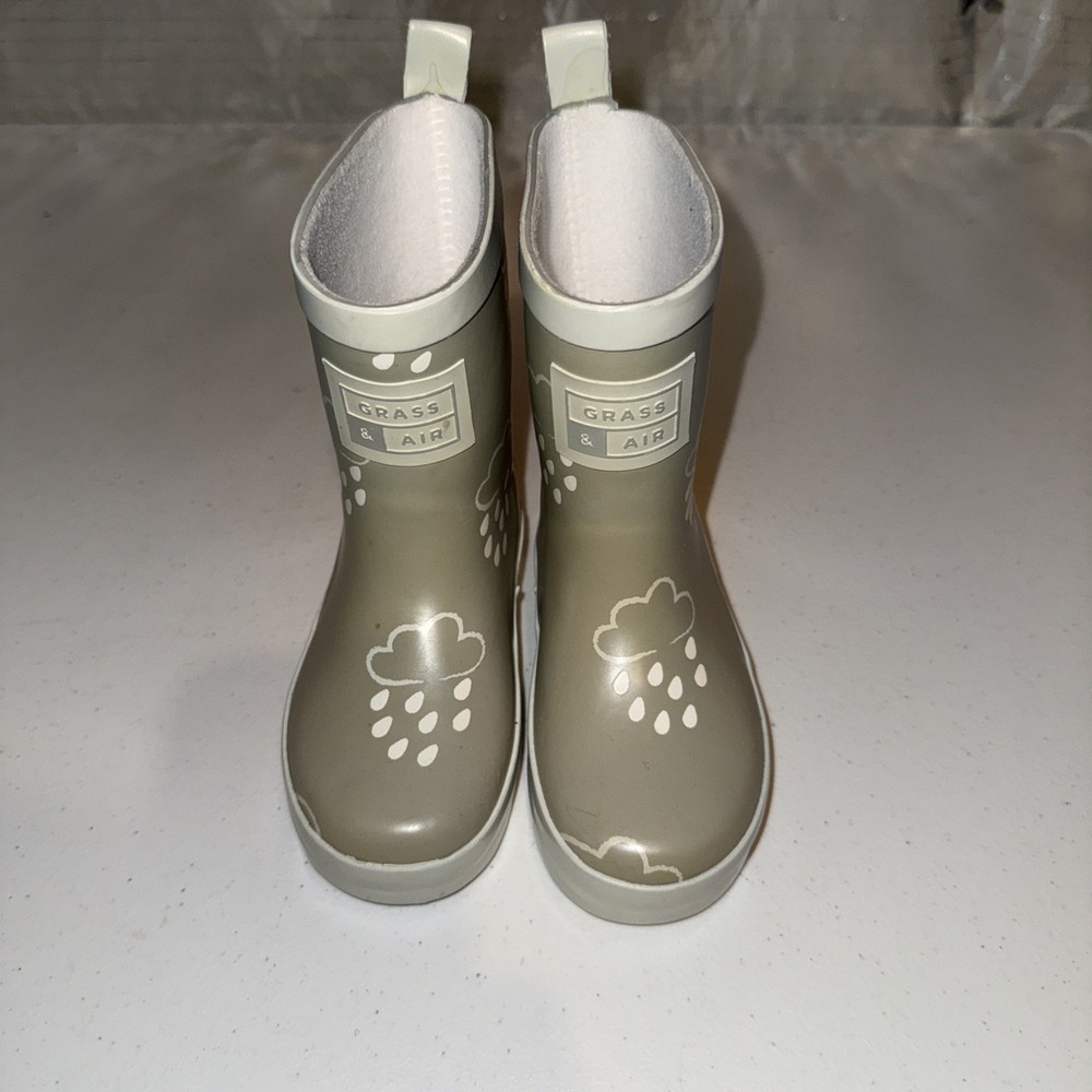 Grass & Air Unisex Kids Wellie Boot Size 6 Used Olive Rubber Rain Boots