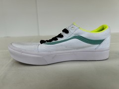 NWT Vans Off The Wall Old Skool Comfy Cush Skate Shoes Juniors Size 5.5 White