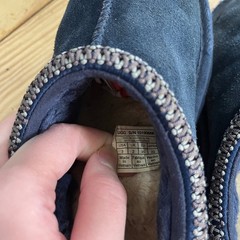 UGG Tasman Navy Blue Suede Shearling Slippers Kids Size 3 1019066K casual slipon