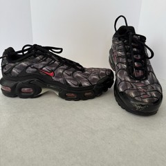 Nike Air Max Plus TN Topography Pack Black & White 7Y Running Shoes DJ4622-001