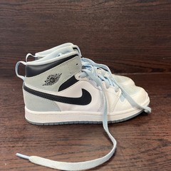 Nike Jordan 1 Mid Alternate Kids Shoes Size 2Y Ice Blue Sneakers DV1339-104Youth