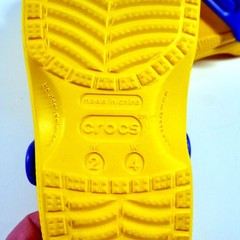 Crocs Classic Clogs Mickey Mouse Yellow Blue Strap Kid’s 4 Slip On Shoes