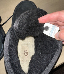 UGG Kid’s Neumel Chukka shearling ankle boots US 3 EU 35 Black suede leather EUC