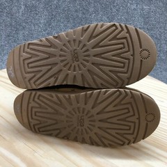 UGG Winter Boots Youth 4Y Brown Classic Short II Stars Mid Sheepskin Faux Suede