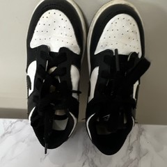 Nike Dunk Low Unisex Kids Sneaker US 9 Black/White Low Top Lace Up Leather