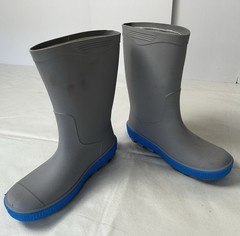 NWT KAMIK RIPTIDE RAIN BOOTS SIZE 5 YOUTH MADE IN CANADA! SLATE GRAY/BLUE