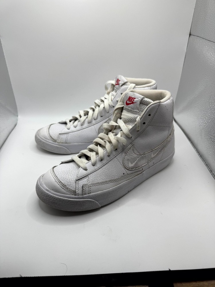 Nike Blazer Mid ’77 GS White Logo Print DJ4624-100 Kids 6 Sneaker Leather Skate