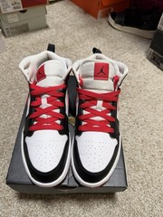 Size 3 (PS) – Jordan 1 Mid White Very Berry