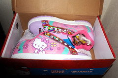 Heelys Hello Kitty HKC KOLECT Wheeled Sneakers Lavender Pink US women’s 8 EU 39