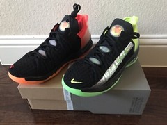 Nike LeBron XVIII 18 GS Black Crimson Volt Shoes CW2760-009 Size 6Y Women’s 7.5