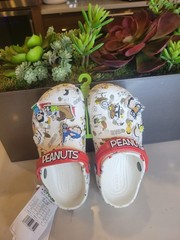 ✅Original Peanuts Snoopy Crocs for Kids Comfortable & Lightweight Unisex Sandals