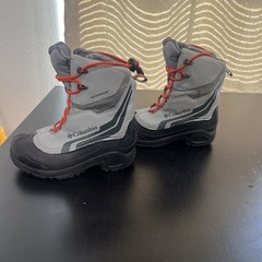 Columbia Youth Bugaboot Celsius Boots Unisex Size 1 Omni-Heat Waterproof Shark