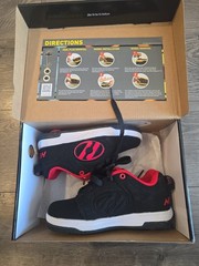Heelys HE100712H Wheeled Low Top Sneakers Black/Red/White Unisex Youth 2