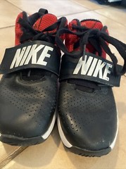 Nike Team D8 Hustle Black & Red Basketball Shoes Size 2Y 881942-004