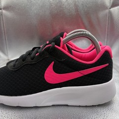 Size 6.5Y Nike Tanjun (GS) Black Pink Kids Low Top Running Sneakers 818384-061