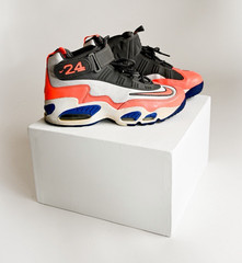 Nike Air Griffey Max 1 US 9 Men’s Athletic Sneakers Orange Blue