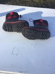 Cat & Jack Buffalo Plaid Kids Size 9 Waterproof Cinch Boots
