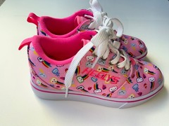 NEW Heelys Pro 20 Prints Kids Pink Rainbow Skate Shoes Size Youth 1 W/ Wheels