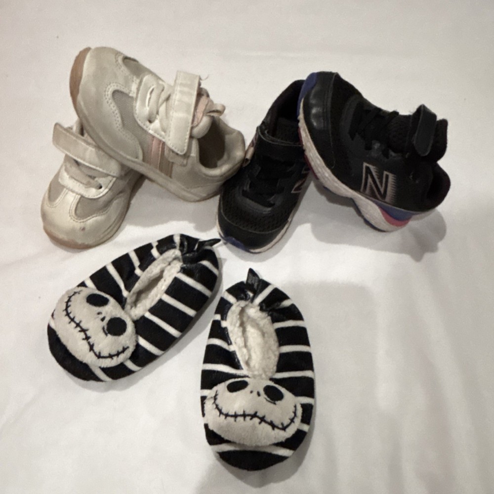 First Steps & New Balance Kids‘ Sneakers Slippers Lot Size 6