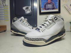 Size 5 (GS) – Jordan 3 Mid Hide N‘ Sneak