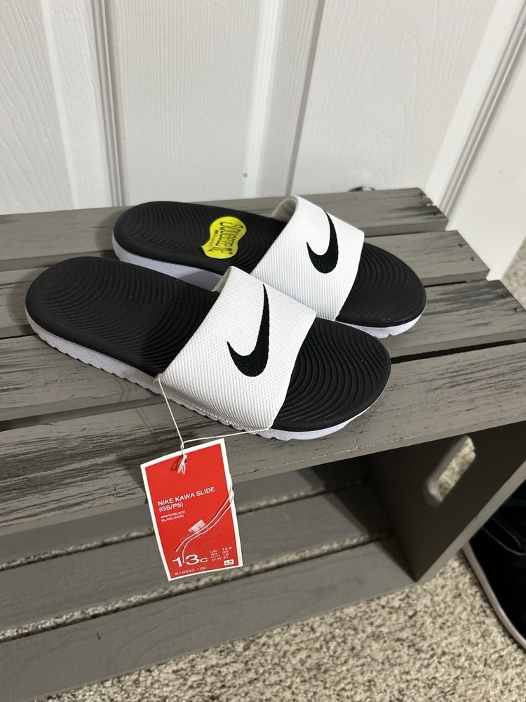 Nike Kawa Slides In White And Black Childrens Size 13 NWT