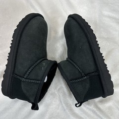 UGG Kids Classic Ultra Mini Boots Black Size 1 Everyday Essential 1130750K