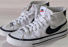 Nike Unisex Kids Canvas High Top Sneakers White/Black/Orange Size 6.5