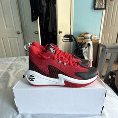 Under Armour GS Curry 3Z 25 SDE Low Top Basketball Sneakers Red/Black 3.5Y