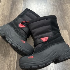 The North Face Pull On Snow Boots Unisex US 4 Black Red Waterproof Insulated
