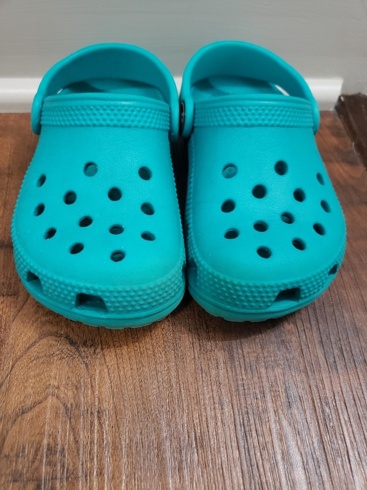 Crocs Classic Clogs Sandals Green/ Turquoise Shoe Kids Size C 8 Iconic Comfort