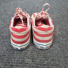 Vans Old Skool x Wheres Waldo Sneakers Boy’s Size 1.0 Red White Striped Low Top