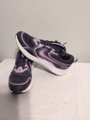 Nike GS Cosmic Runner Purple Star Barely Grape HM4402-503 Good Condition Size 7y