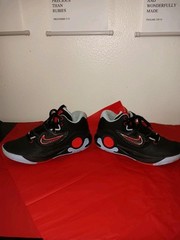 NIKE KD TREY 5 X BLACK/CRIMSON SIZE 40.5 EU