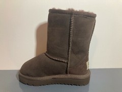 Ugg Australia Infants’s Classic Short II Waterproof Boot Chocolate Brown US 8