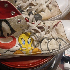 Converse Chuck Taylor All Star Looney Tunes Tweety Sylvester High Top Shoes Whi…