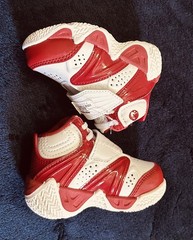 Shaq Devastator Kids‘ Basketball Shoes Size 5 White/Red Mid-Top