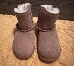 UGG Keelan Brown Suede Ankle Bootie Slip-On Kids US 6 EU 22 UK 5 1096089T