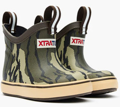 Xtratuf Kid’s Ankle Deck Boot – Mossy Oak Bottomlands XKABMOB