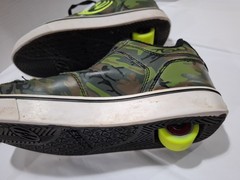 Heelys Motion Plus Youth Size 7 Camo Wheeled Skate Sneakers Multicolor