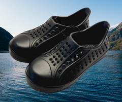 Wonder Nation Toddler Size 5-6 EVA Black Water Sneakers color Black NEW