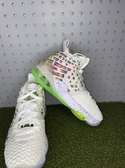 Nike LeBron 17 Air Command Force Basketball Shoe BQ5594 100 White Black Sz 4 Y